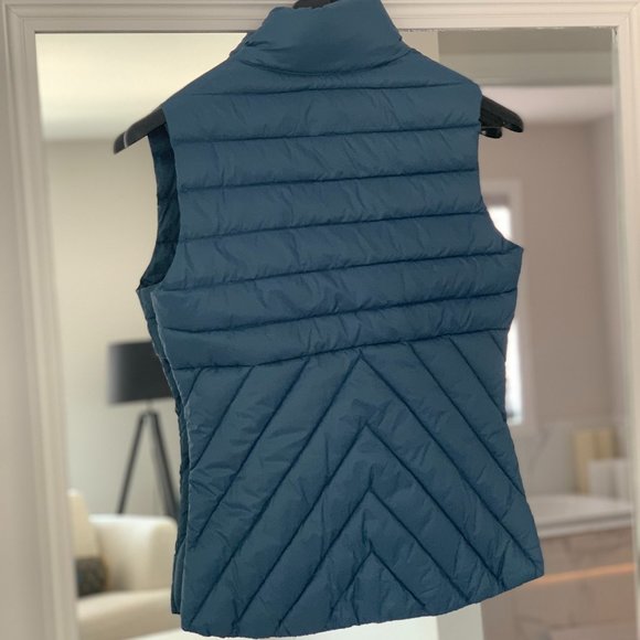 i.FiV5 Women's Mixed Quilting Vest by SIMONS - Picture 7 of 10